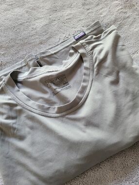 PATAGONIA MENS SIZE XL CAPILENE BASELAYER TEE SS GRAY VERY GOOD CONDITION